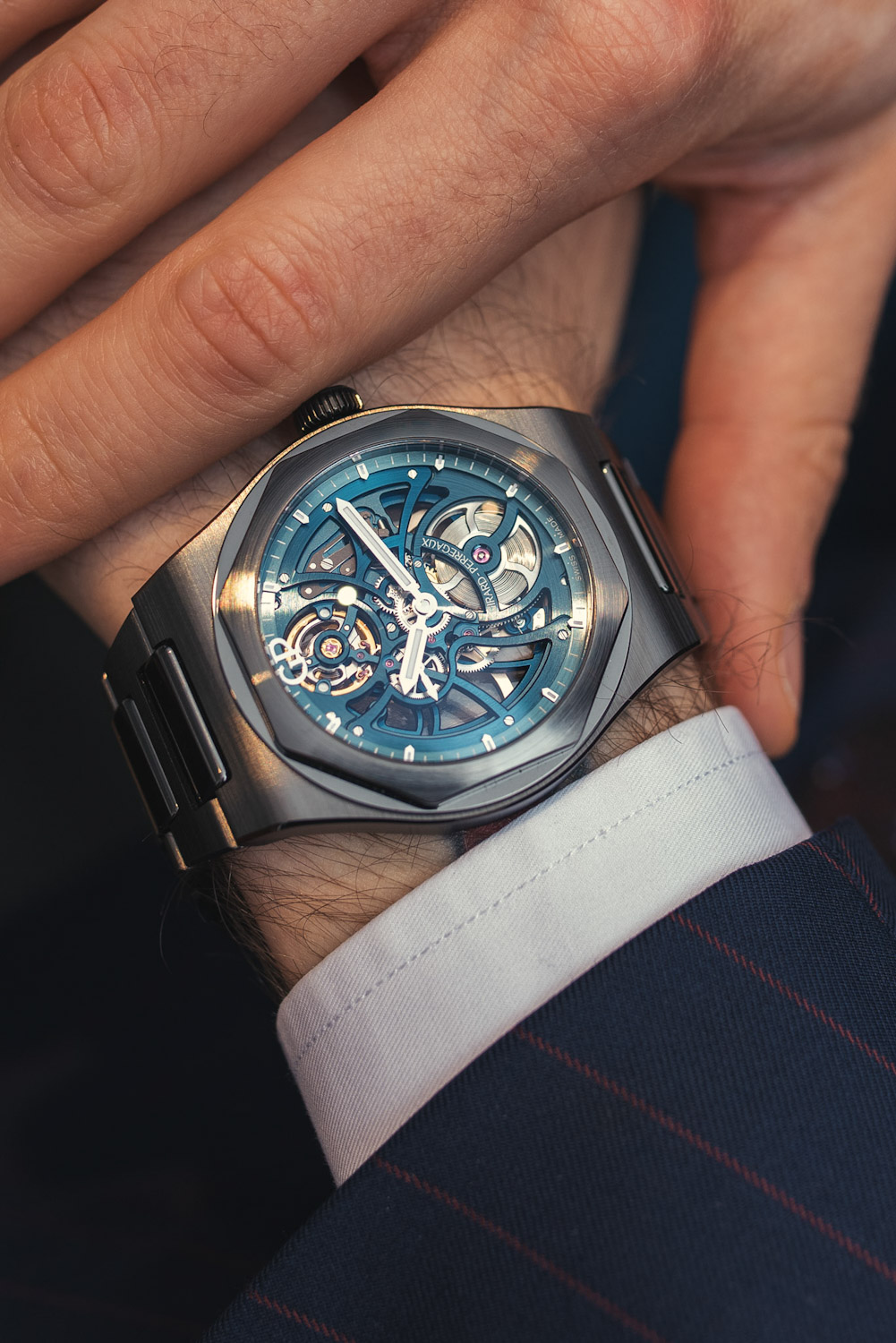 Girard-Perregaux Laureato Skeleton Earth to Sky