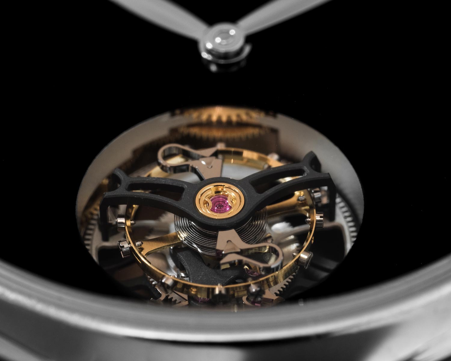 H.Moser & Cię. Endeavour Tourbillon - tradycja i kosmiczne materiały