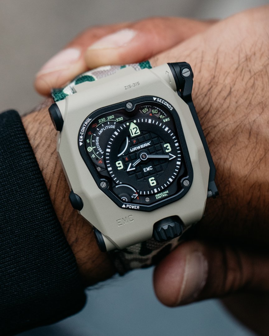 URWERK EMC Desert Sage Timeandwatches.pl