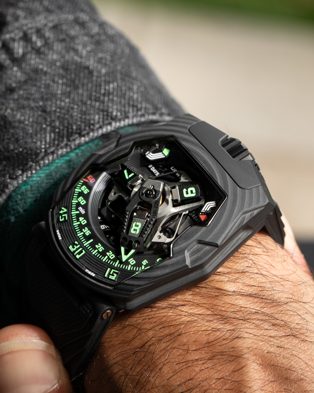 URWERK UR-220 timeandwatches.pl