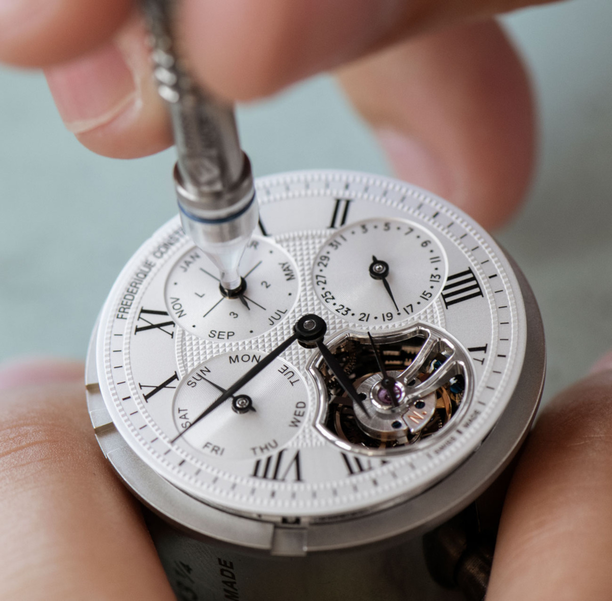 Frederique Constant Perpetual Calendar Tourbillon Manufacture - wielkie komplikacje w przystępnej cenie